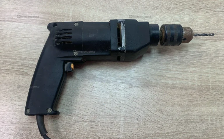 Дрель черная