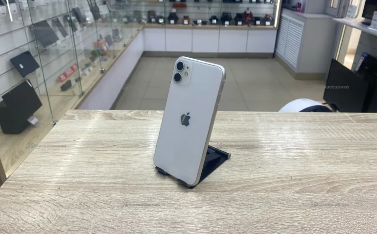 Apple iPhone 11 4/128 ГБ