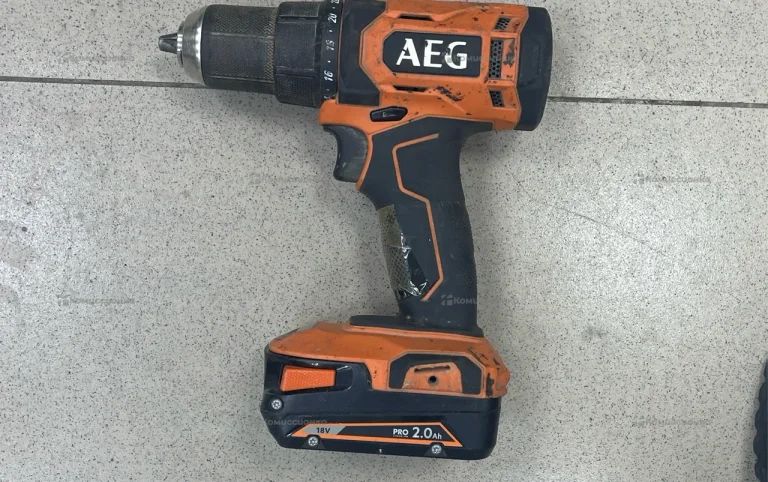 Шуруповерт AEG BS18G4-202C