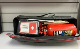 Купить Сумка Toyota с аптечкой, огнетушителем б/у , в Уфа Цена:1490рублей