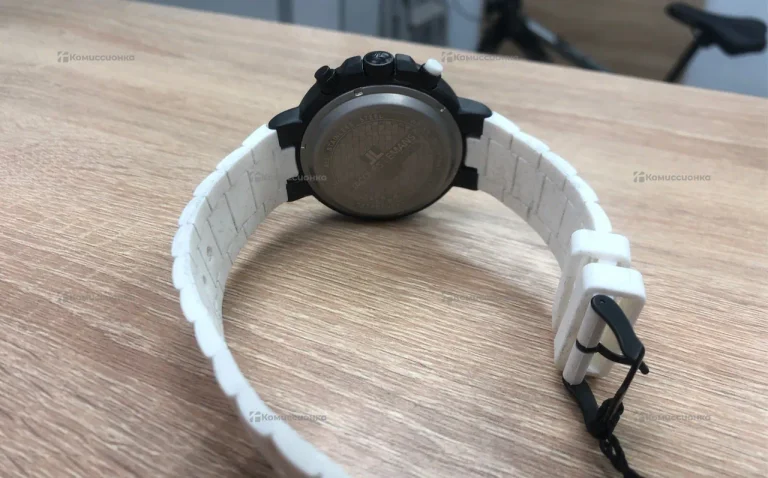 Часы  jacques lemans 1-1726