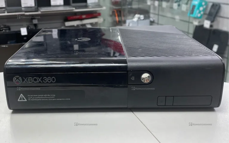 Приставка Microsoft Xbox 360e