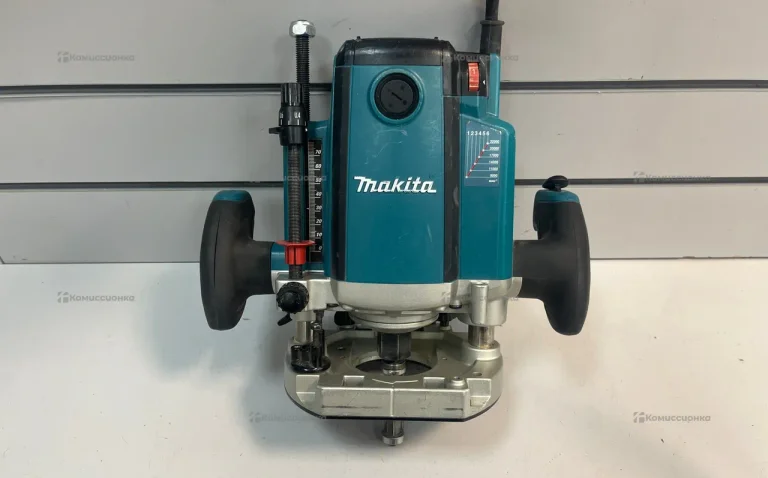 Фрезер makita RP2300FC