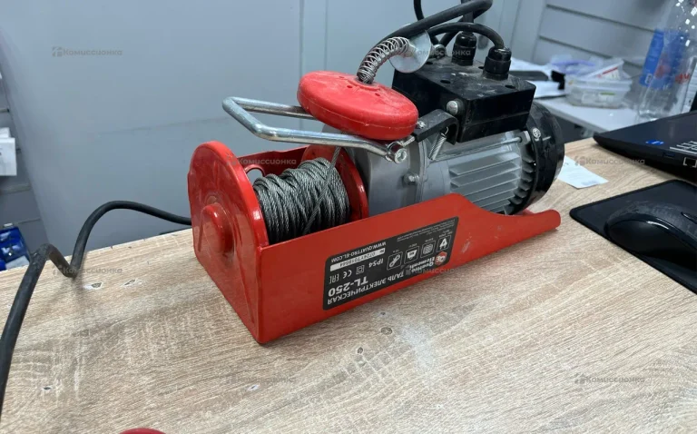 Таль электрическая Quattro Elementi TL-250