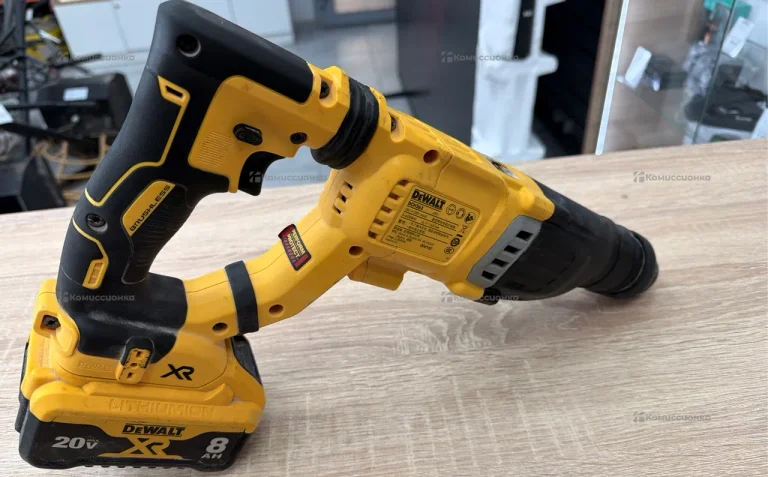 Перфоратор Dewalt DCH263
