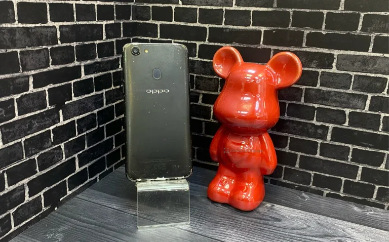 Oppo F5 4/32 ГБ