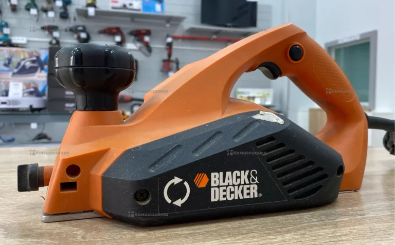 Электрорубанок Black+decker KW 712
