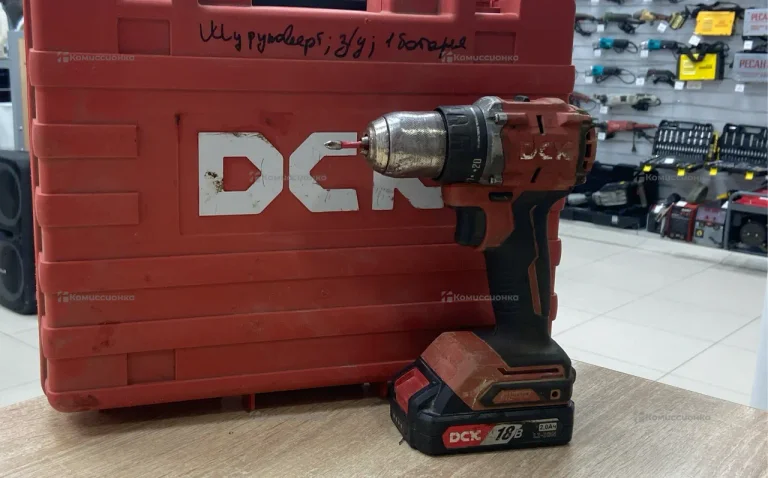 Аккумуляторный шуруповерт DCK kdjz2060