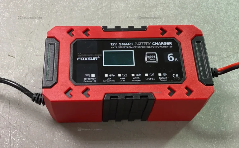 Автомобильное зарядное устройство Foxsur 12V6A