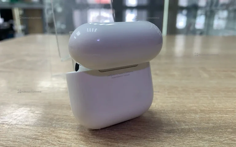 Наушники AirPods 4