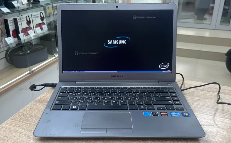 Ноутбук  Samsung np530u4b