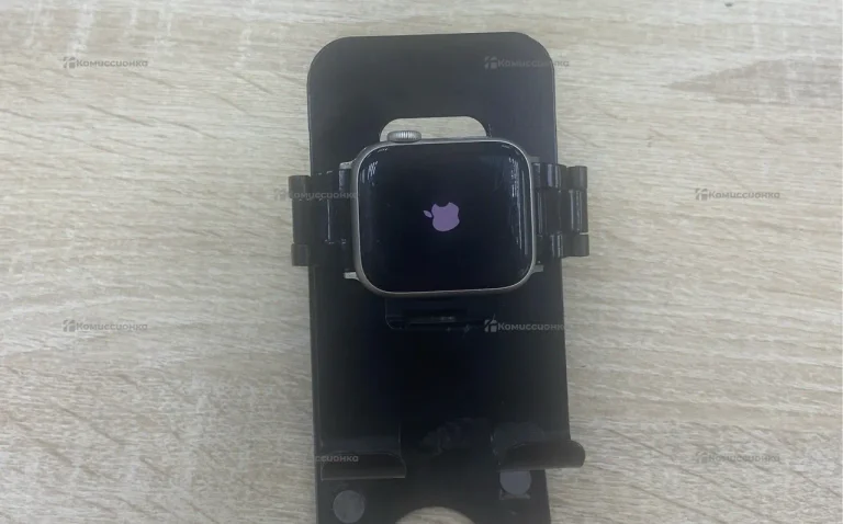 Часы  Apple Watch SE