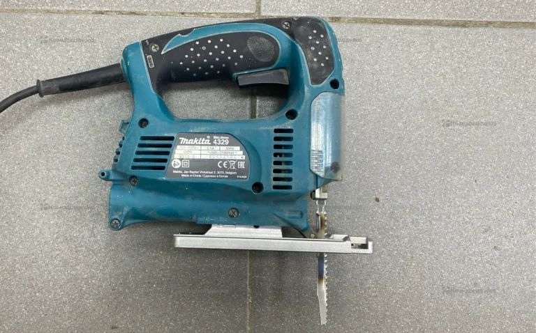 Лобзик Makita 4329