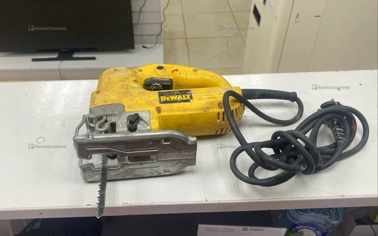Электролобзик dewalt DW341K