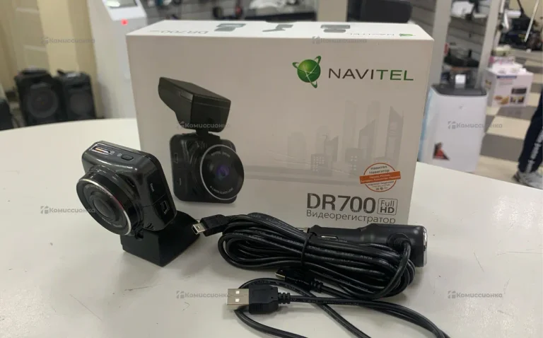 Видеорегистратор NAVITEL dr700
