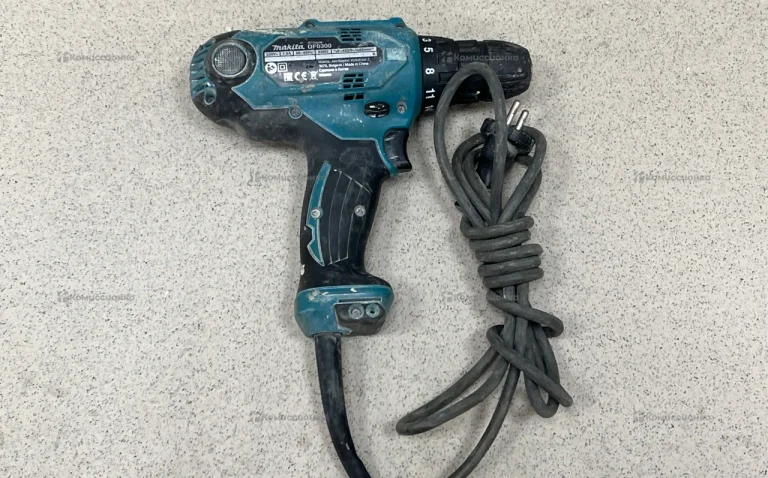 Шуруповерт Makita DF0300