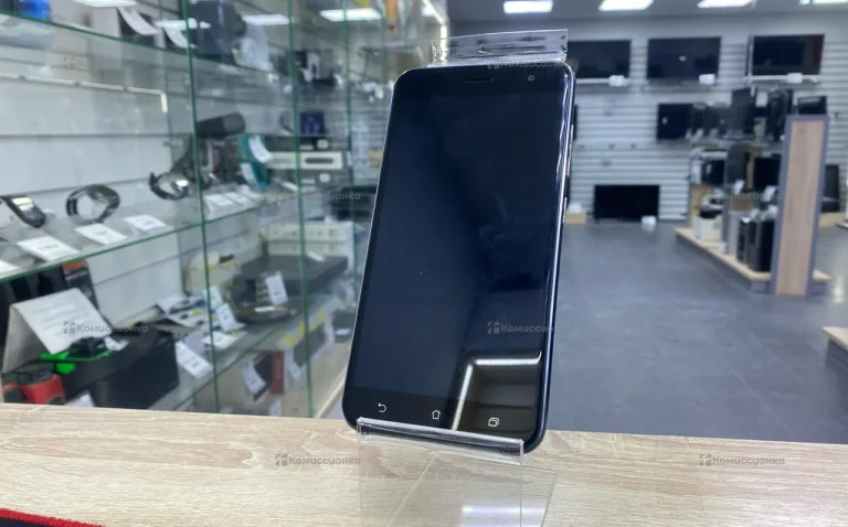 Asus Zenfone 3 ZE552KL 3/32 ГБ