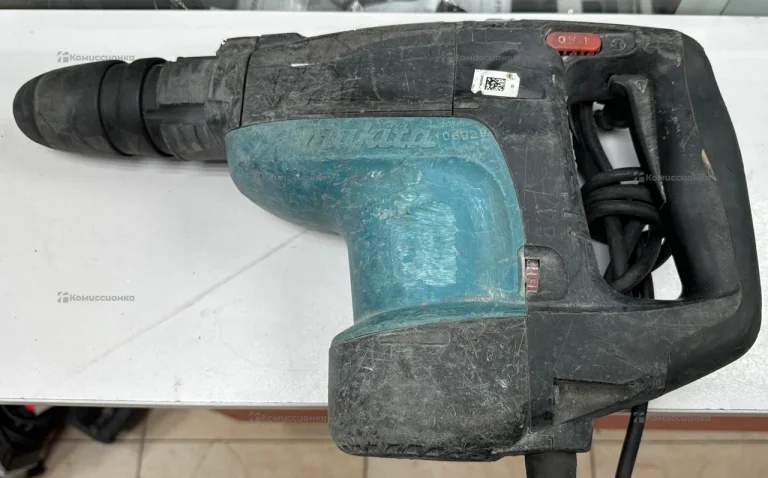Перфоратор Makita hr4001c
