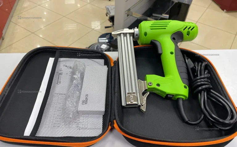 Гвоздезабивной пистолет nailer
