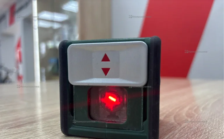 Лазерный уровень Bosch Quigo.