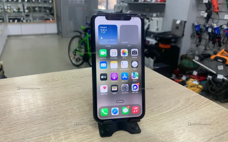 Apple iPhone XR 3/64 ГБ
