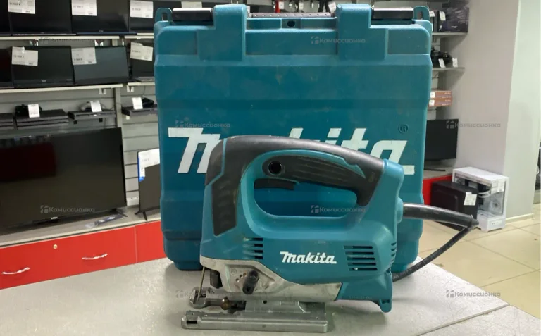 Лобзик Makita JV0600