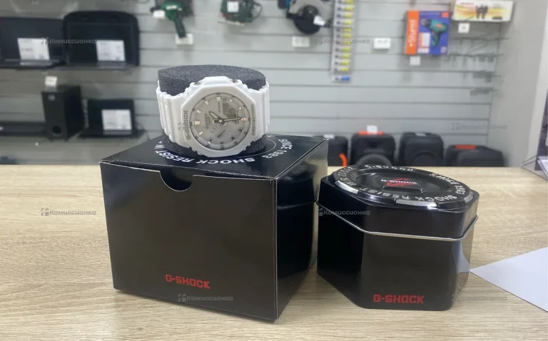 Часы  Casio G-Shock GA 2100 Белые