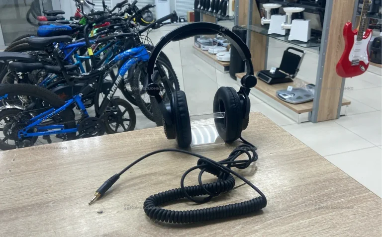 Наушники Behringer MC-200