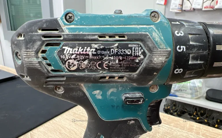 Шуруповерт DF333D.