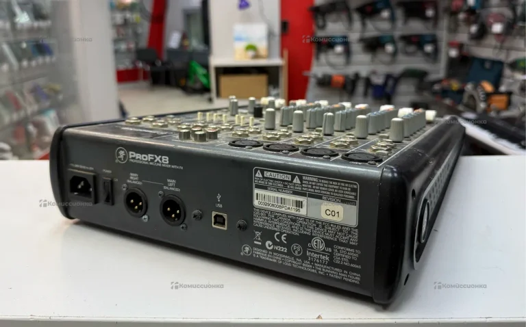 Микшерный пульт Mackie ProFX8