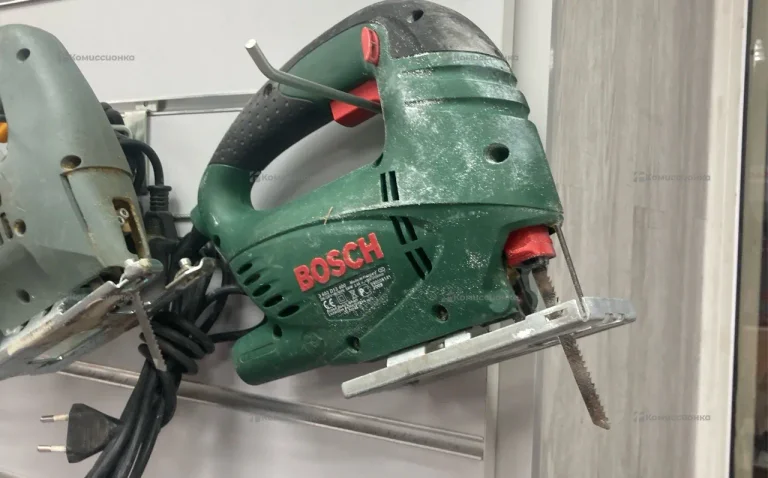 Лобзик Bosch PST 700 PE