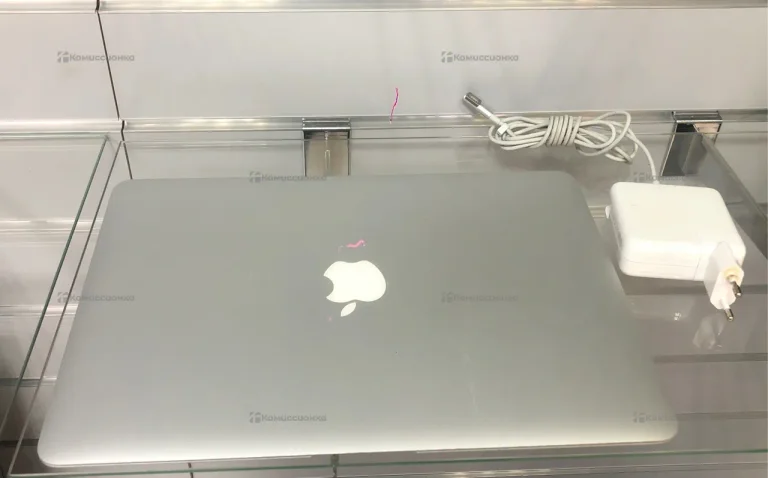 Ноутбук MacBook Air 2010