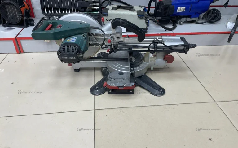 Торцовочная пила Metabo KGS 254 M