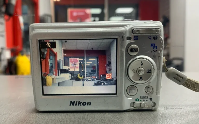 Фотоаппарат  nicon coolpix 6.0 megapixels iso800