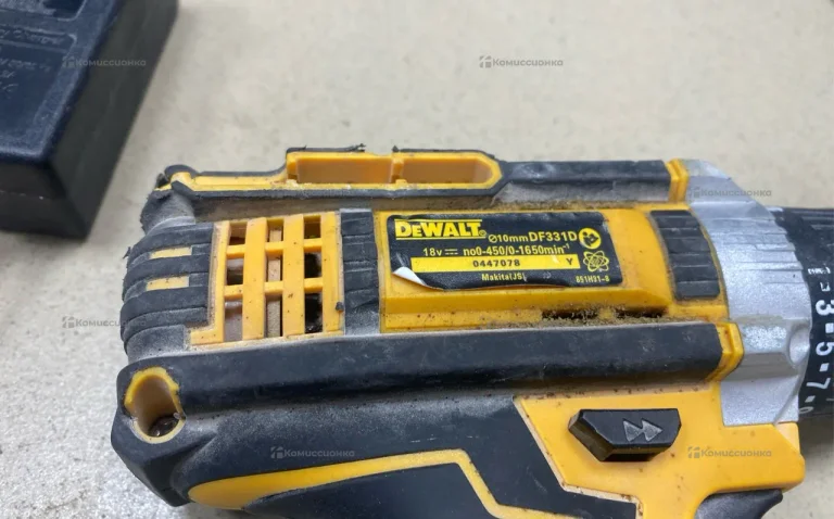 Шуруповерт DEWALT