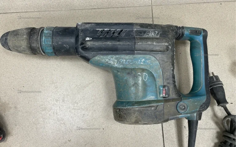 Отбойный молоток makita HM1213C