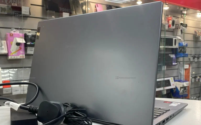 Ноутбук  Lenovo V15 G4 AMN