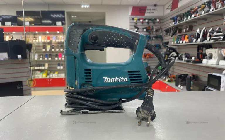 Лобзик Makita 4329