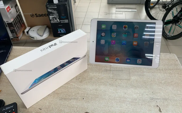 Планшет Apple iPad mini 12 Gb