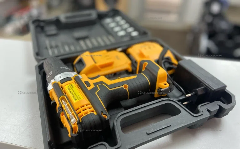 Шуруповерт Dewalt