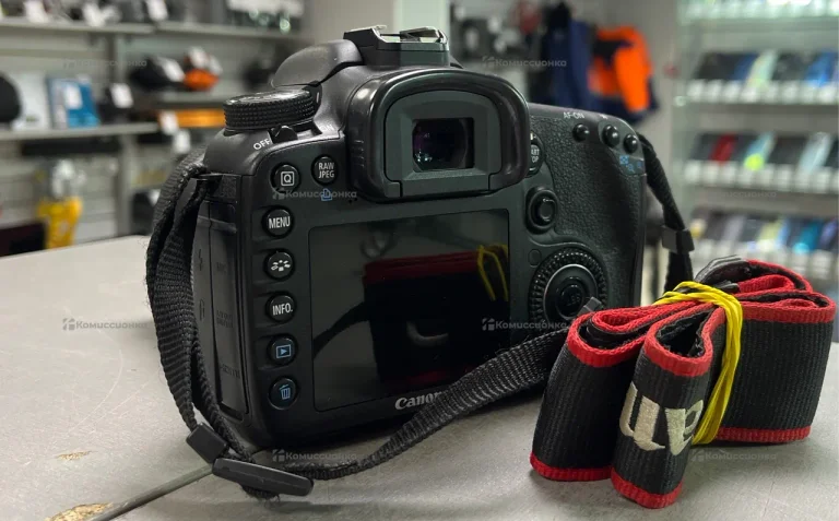 Фотоаппарат  Canon DS126251(Объектив EFS 18-135mm)