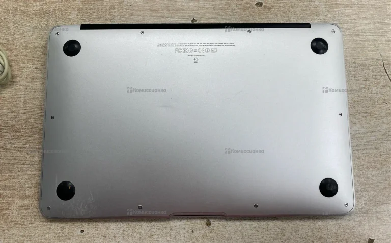 Ноутбук  MacBook Air (2011)A1370