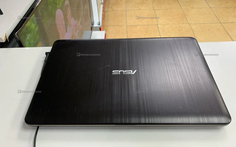 Ноутбук Asus f540b