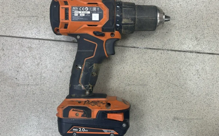 Шуруповерт AEG BS18G4-202C