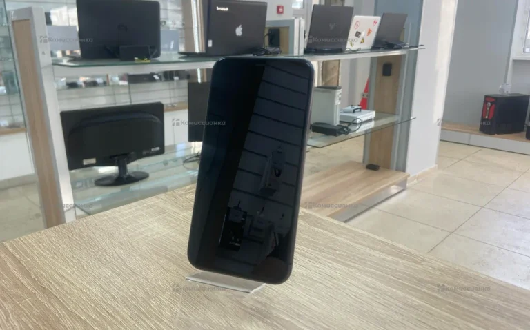 Apple iPhone 11 4/64 ГБ