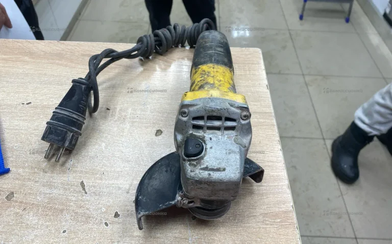 УШМ УШМ Stanley FMEG825