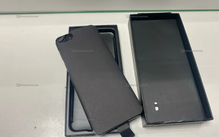 Samsung Galaxy Z Flip6 8/256 ГБ