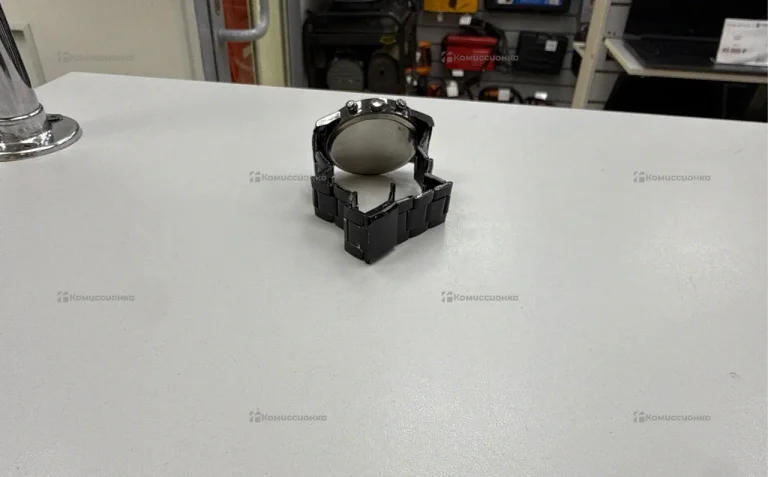 Часы  черные