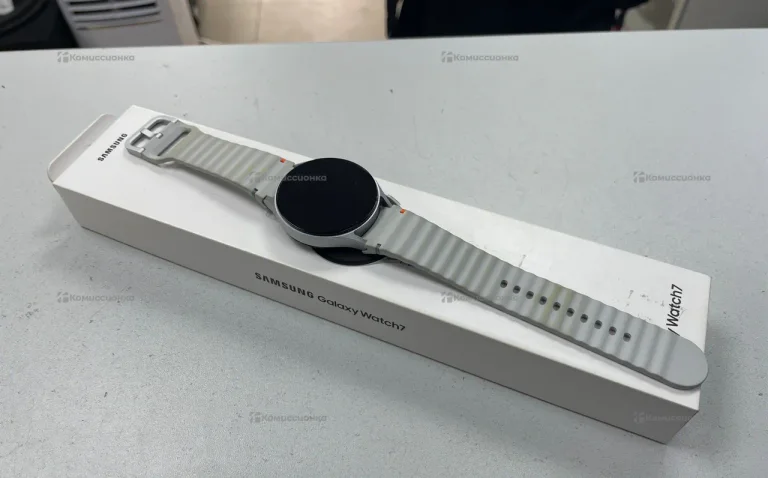 Часы Samsung Galaxy Watch 7