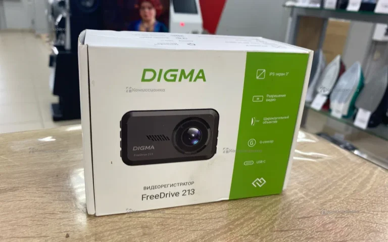 Видеорегистратор  Digma FreeDrive 213